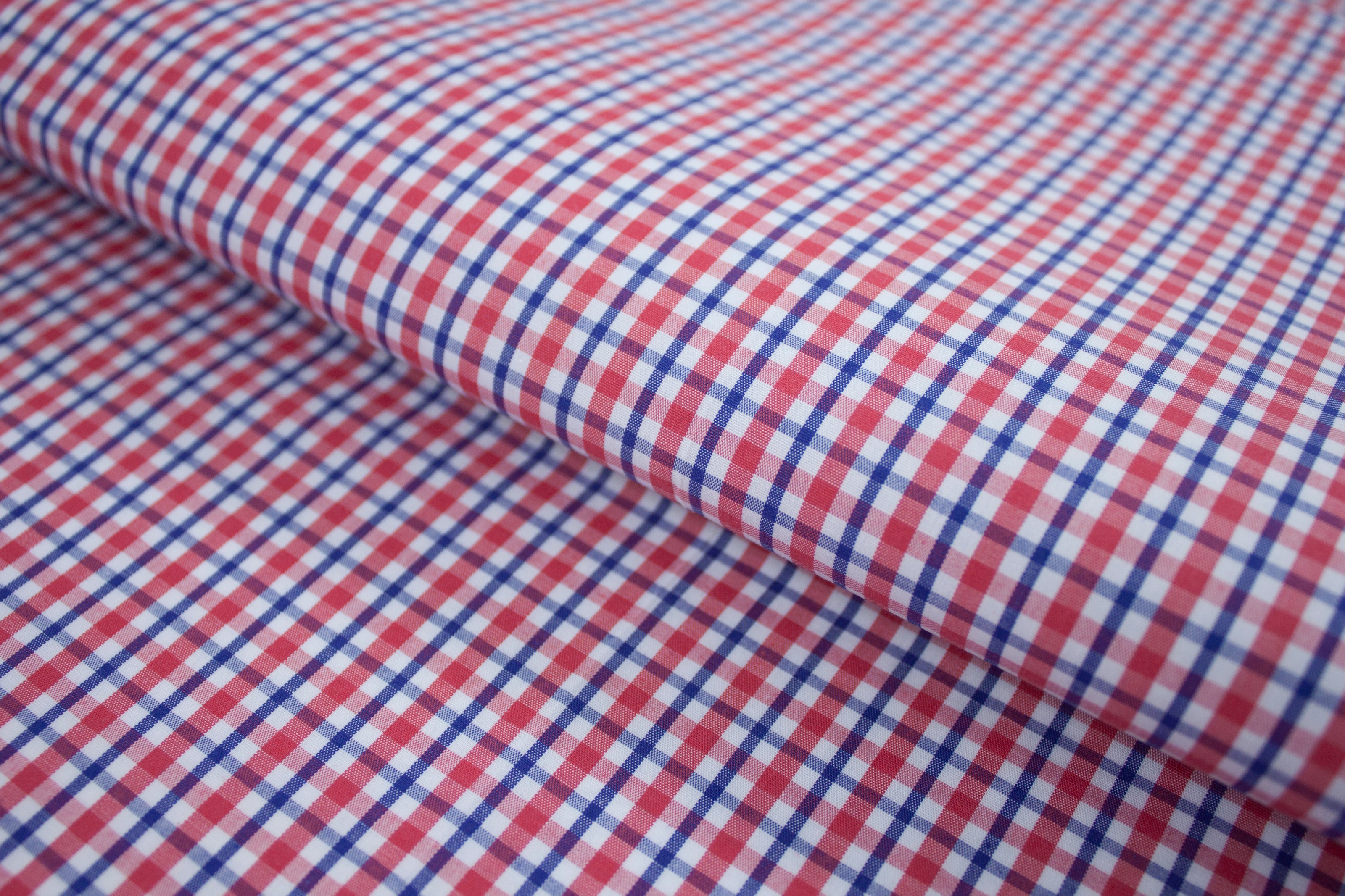 P-704/5872 Fine Cotton Blue With Red Checks Shirting Fabric